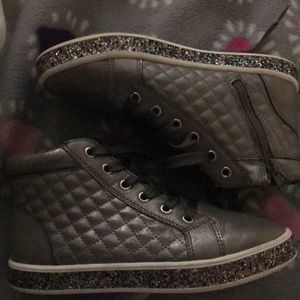 Size 4 little girls sparkly high tops shoes